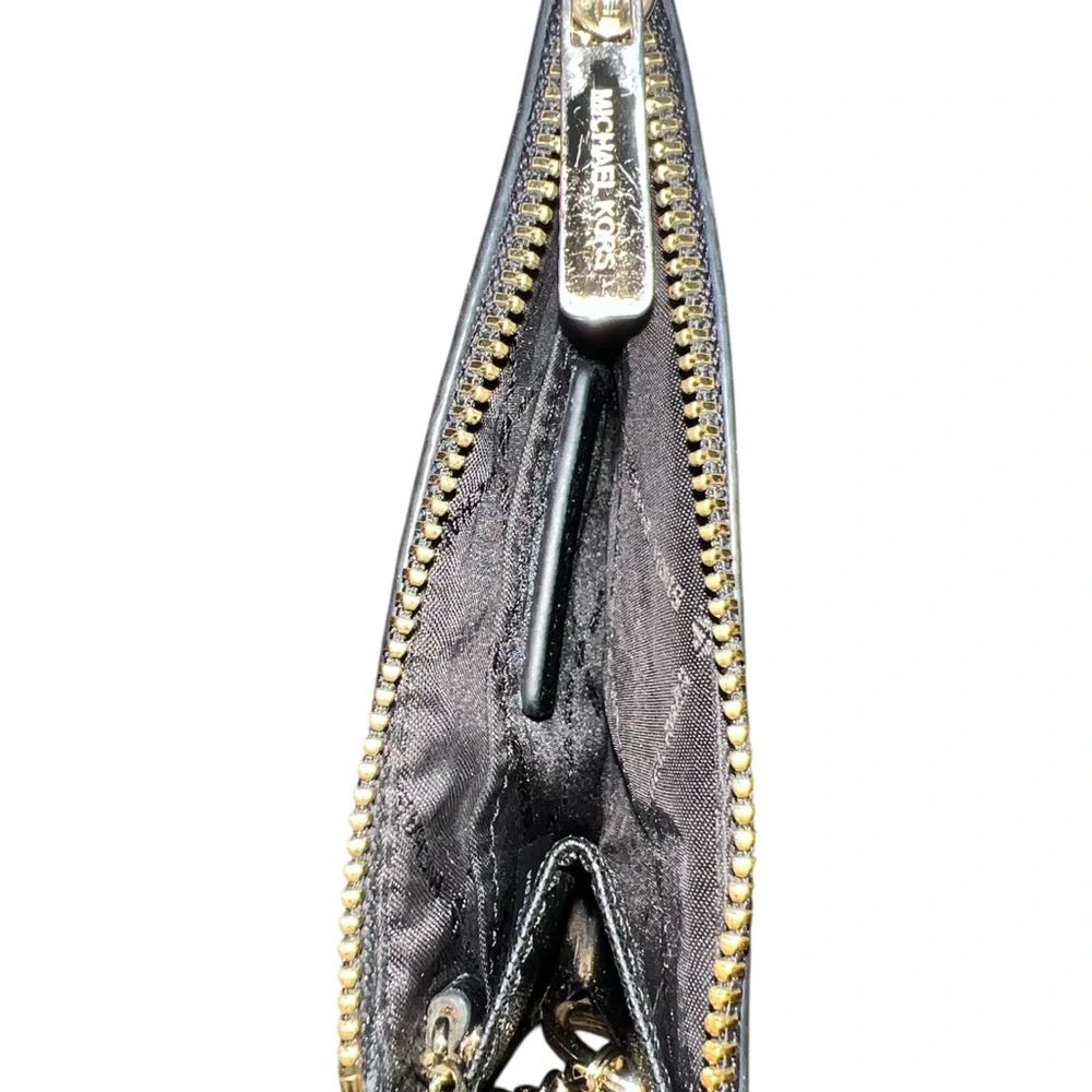 Michael Kors Slim Leather Pouch and ID Holder - Picture 4 of 4